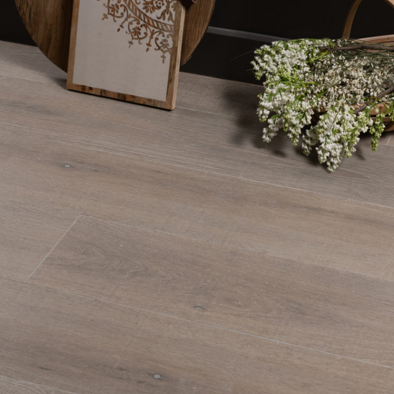 Lapicida lifestyle Kingswood Taupe wood look flooring tiles