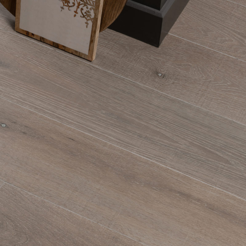 Lapicida Kingswood Taupe wood look flooring tiles