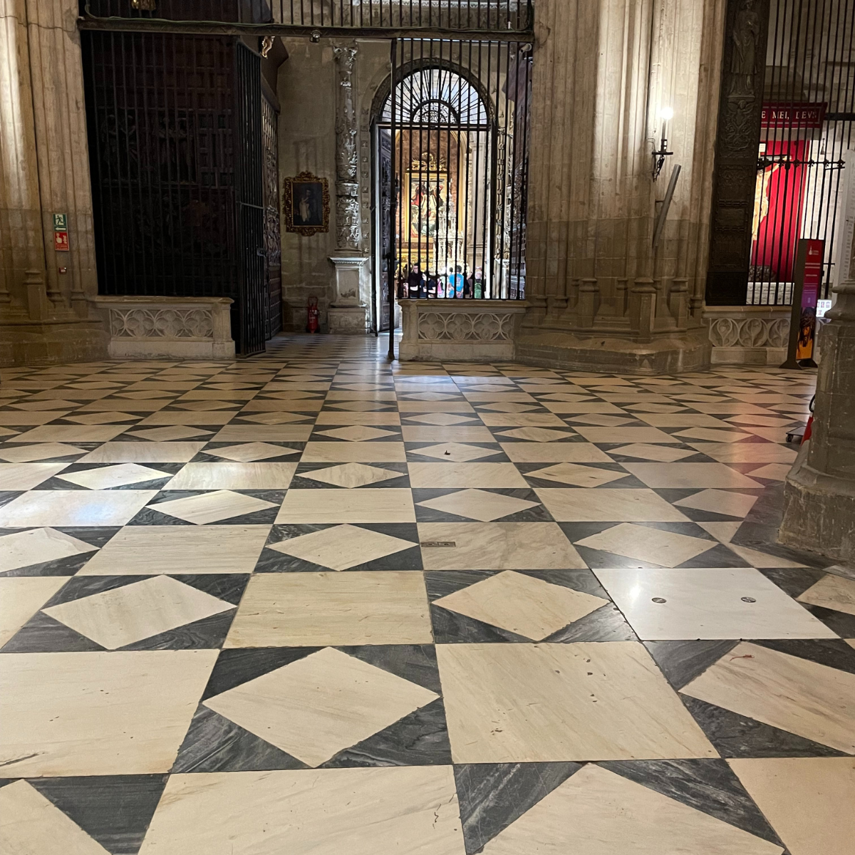 Seville inspiration for Lapicida marble flooring in the Catedral de Sevilla