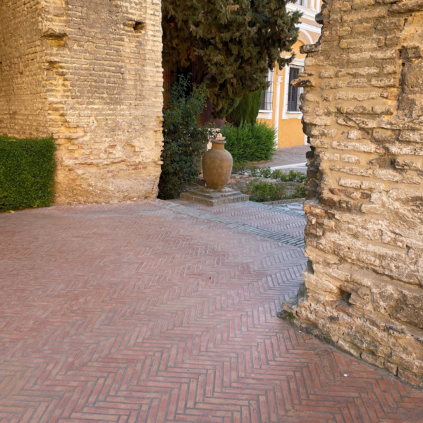 Seville herringbone inspiration for Lapicida floorings in the Alcázar