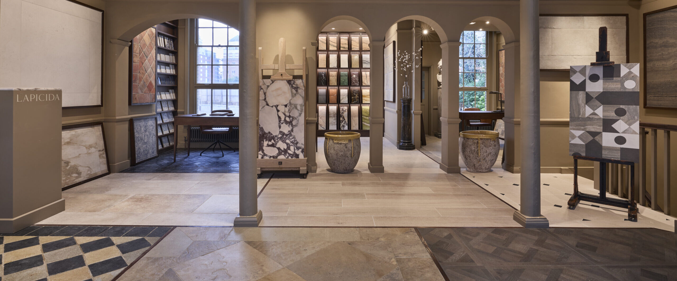 Lapicida London showroom in Ebury Street, Belgravia: a renowned supplier, merchant and fabricator of marble, limestone, sandstone, terracotta and genuine antique reclaimed stone floor and wall surfaces including luxury porcelain tiles.