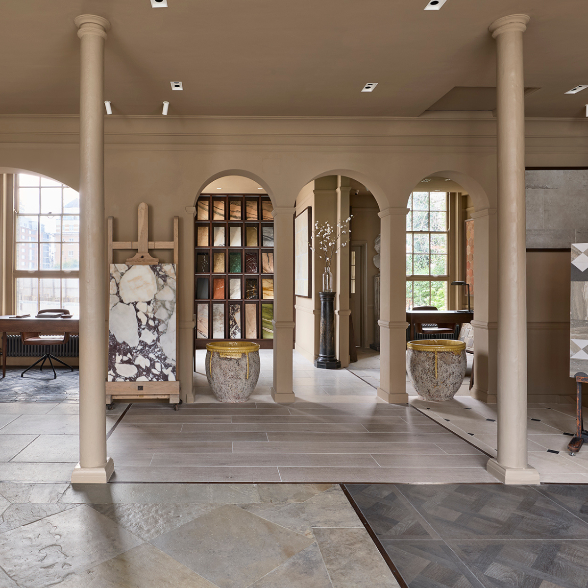 Lapicida new London showroom interior: a renowned supplier, merchant and fabricator of marble, limestone, sandstone, terracotta and genuine antique reclaimed stone floor and wall surfaces including luxury porcelain tiles.