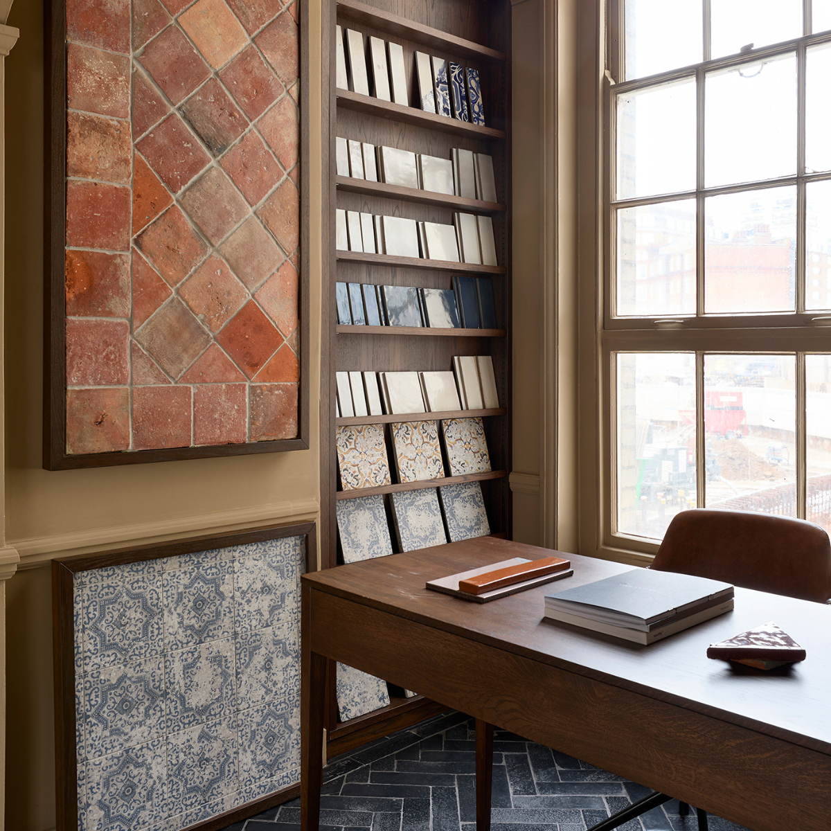 Lapicida new Belgravia showroom: a renowned supplier, merchant and fabricator of marble, limestone, sandstone, terracotta and reclaimed stone floor and wall surfaces including luxury porcelain tiles